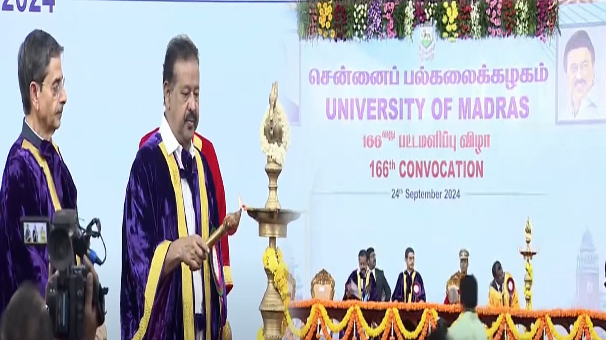 சென்னை பல்கலைக்கழகத்தின் 166-வது பட்டமளிப்பு விழா : 1.7 இலட்சம் மாணவர்கள் பட்டம் பெற்றனர்!