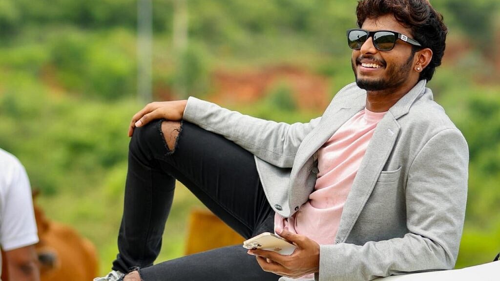 நவீன கர்ணர் என்று புகழப்பட்ட பிரபல யூடியூபர் மீது பாலியல் புகார் : பின்னணி என்ன? ஆந்திராவில் அதிர்ச்சி ! 