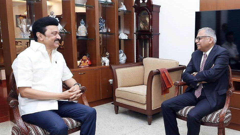 ”தமிழ்நாட்டில் மேலும் முதலீடுகளை மேற்கொள்ள வேண்டும்” : டாடா குழும தலைவரிடம் CM மு.க.ஸ்டாலின் வேண்டுகோள்!