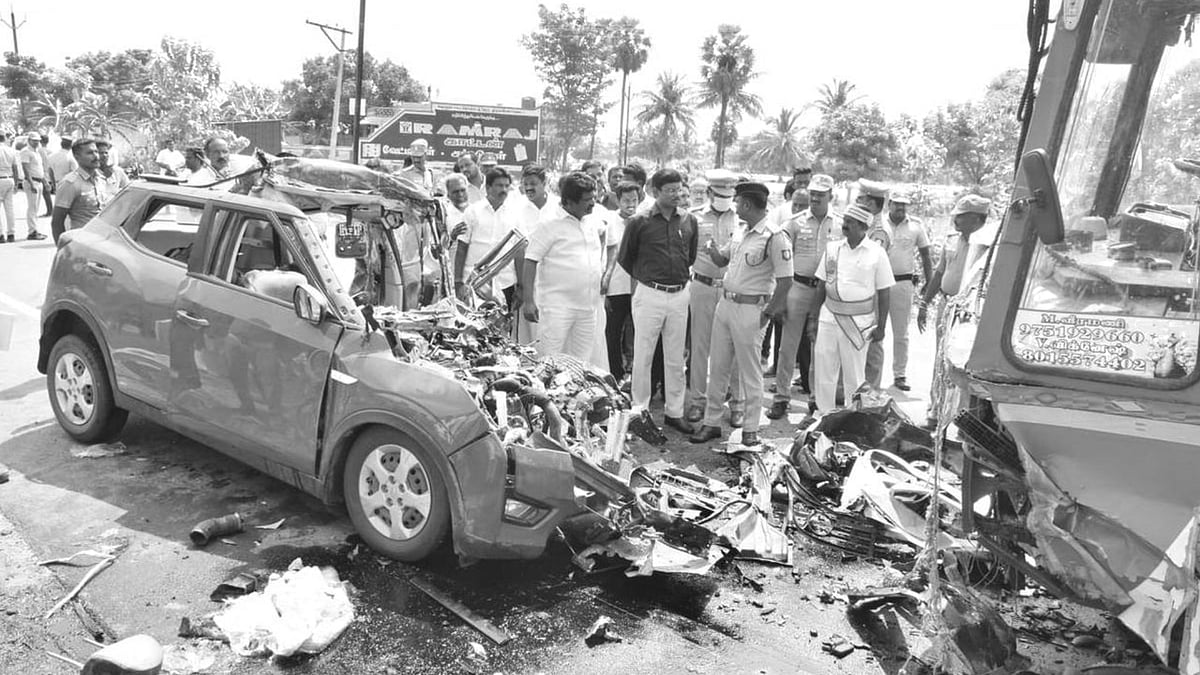 கடந்த ஆண்டை விட 5% குறைந்த சாலை விபத்து மற்றும் இறப்பு வழக்குகள் -  காவல்துறை அறிக்கை!