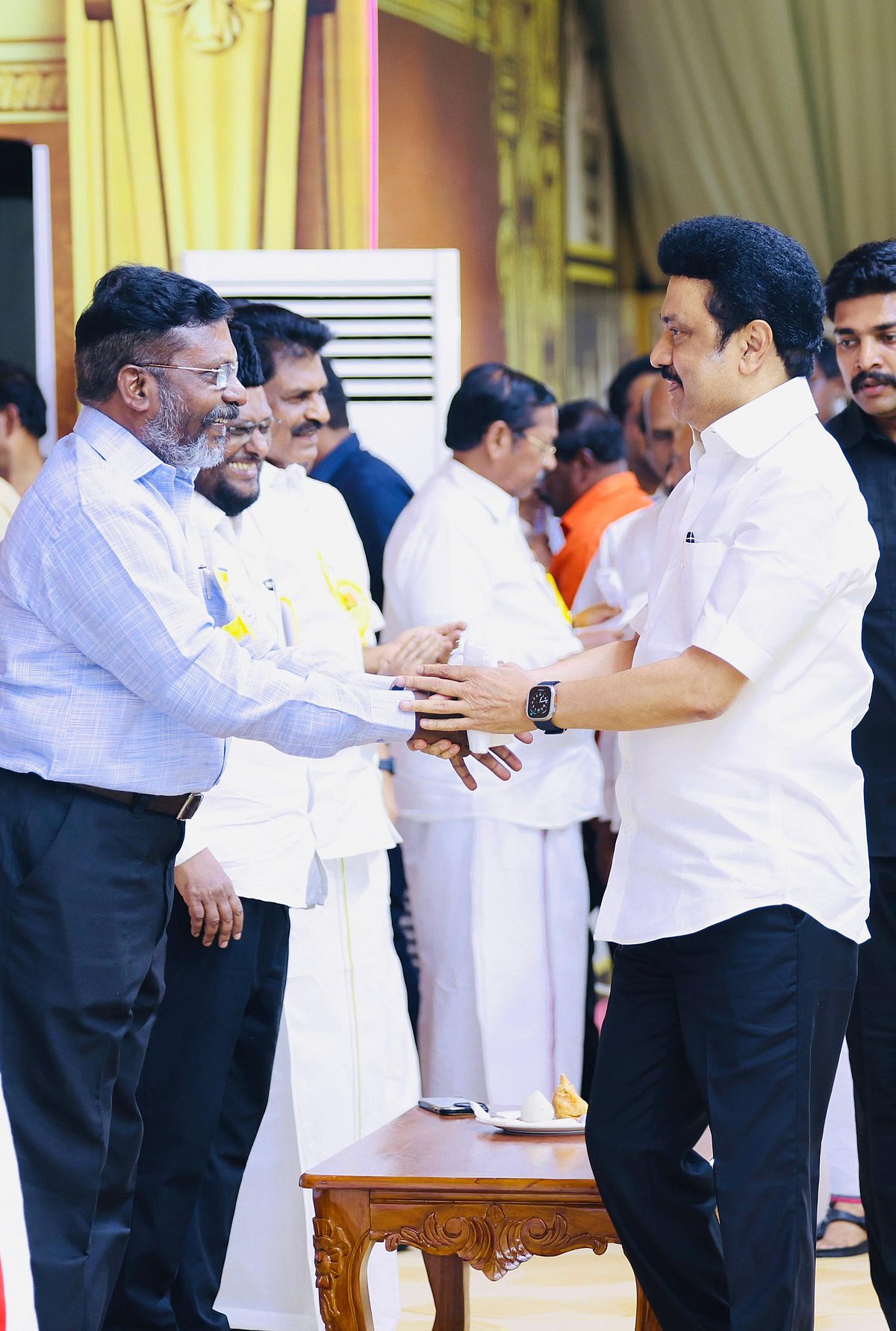 “‘தோள் கொடுப்பான் தோழன்’ என்பதைப் போல கூட்டணி கட்சிகளின் பாராட்டால் உயர்ந்து நிற்கிறது திமுக” : முரசொலி!