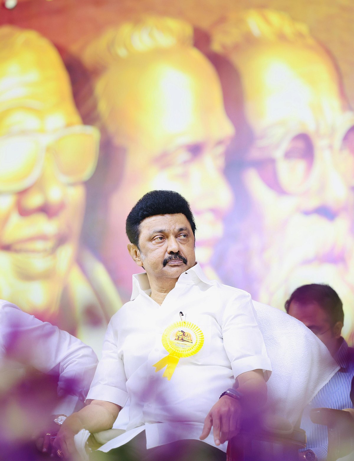 “‘தோள் கொடுப்பான் தோழன்’ என்பதைப் போல கூட்டணி கட்சிகளின் பாராட்டால் உயர்ந்து நிற்கிறது திமுக” : முரசொலி!