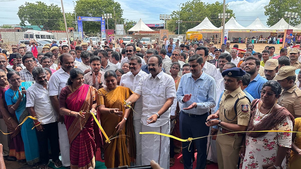 “புத்தக வாசிப்பால் உலகத்தையே கைகளுக்குள் கொண்டு வரமுடியும்” : கனிமொழி எம்.பி பேச்சு!