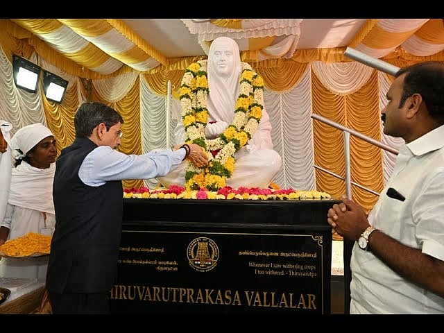 “மகா பெரியவாளை” சனாதனவாதி இல்லையென கூறுகிறாரா ஆளுநர் ரவி? - சிலந்தி கட்டுரை கேள்வி !