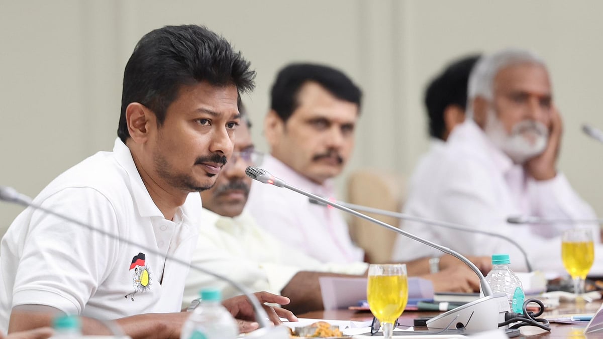 வடசென்னை வளர்ச்சித் திட்டம் : அரசு அலுவலர்களுக்கு அதிரடி உத்தரவிட்ட துணை முதலமைச்சர்... விவரம் என்ன ? 