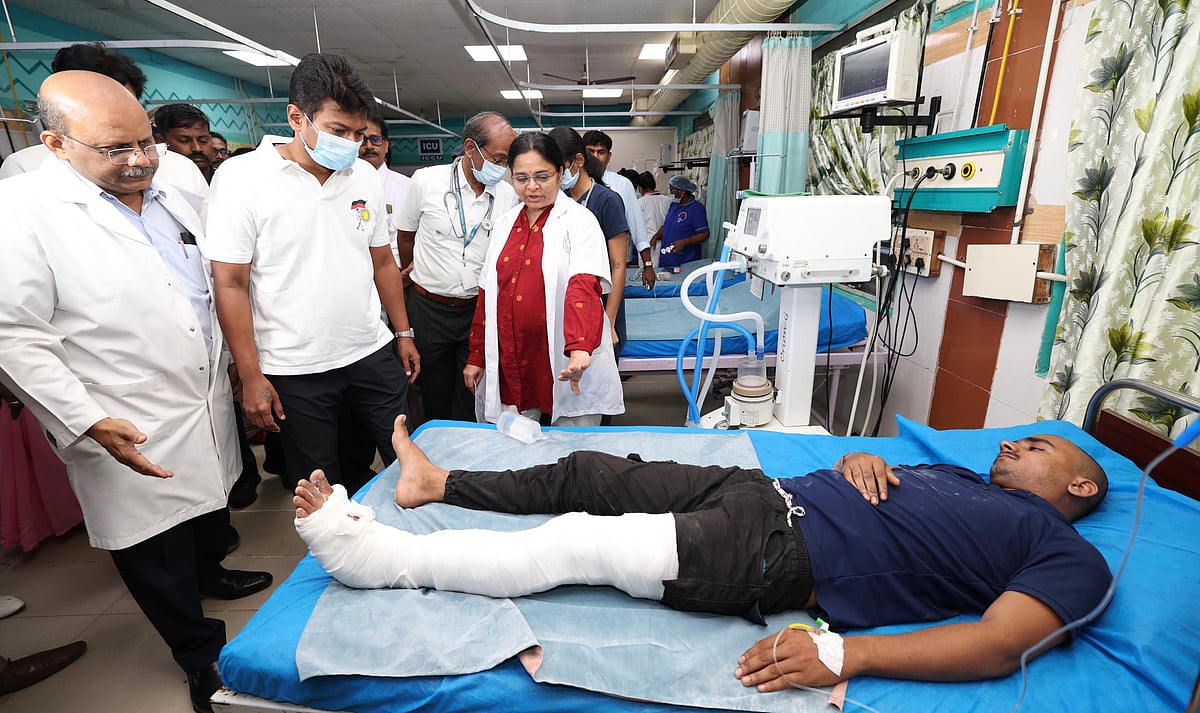 கவரைப்பேட்டை ரயில் விபத்து : மீட்புப் பணிகளை துரிதமுடன் மேற்கொண்ட தமிழ்நாடு அரசு!