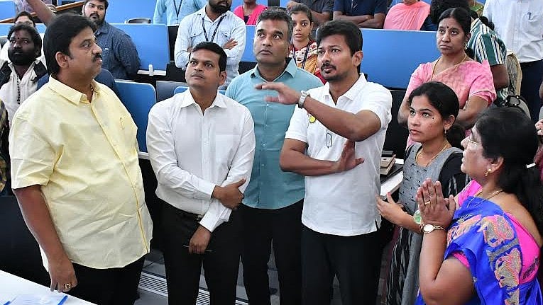 தயார் நிலையில் 13,000 தன்னார்வலர்கள்!: பருவமழை முன்னெச்சரிக்கை நடவடிக்கைகளை பட்டியலிட்ட துணை முதலமைச்சர்!