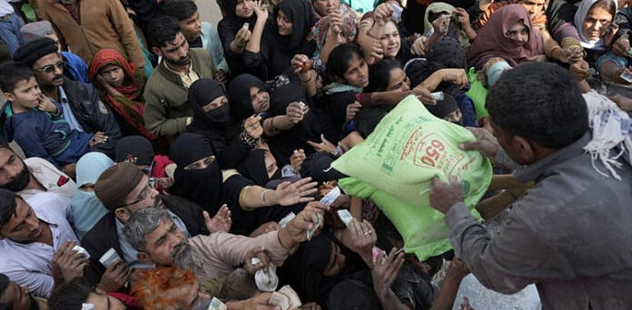 சீனாவுக்கு மட்டும் சலுகையா ? அதை நிறுத்துனாதான் காசு... பாகிஸ்தானுக்கு நிபந்தனை விதித்த IMF ! 
