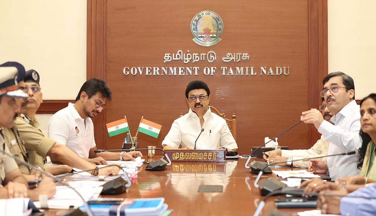 வடகிழக்கு பருவமழை : பேரிடரை எதிர்கொள்ள முன்கள வீரராய் களத்தில் நின்று பணியாற்றிய துணை முதலமைச்சர் !