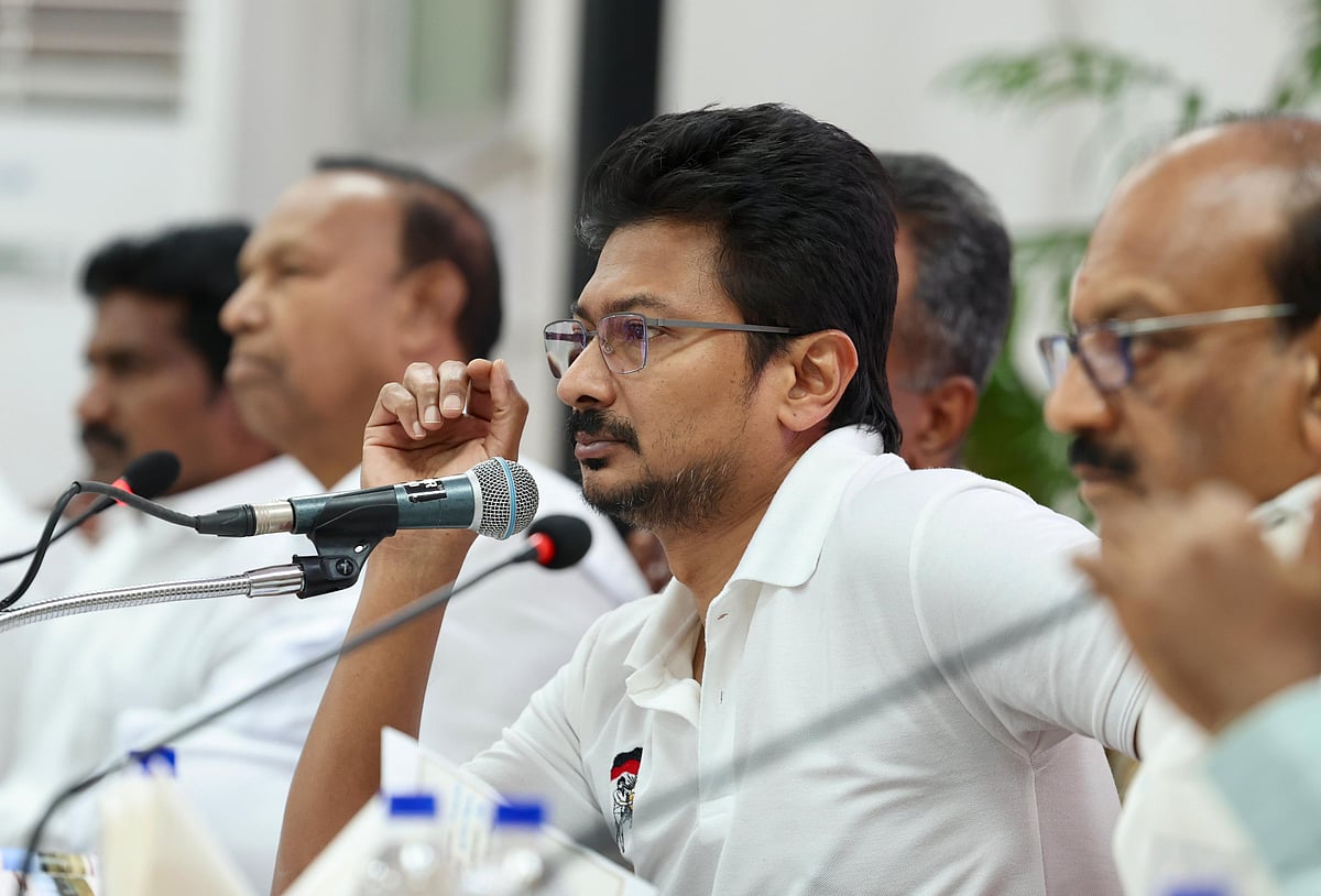 வடகிழக்கு பருவமழை : பேரிடரை எதிர்கொள்ள முன்கள வீரராய் களத்தில் நின்று பணியாற்றிய துணை முதலமைச்சர் !