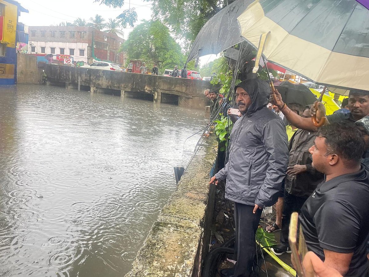 தமிழ்நாடு முழுவதும் 1000 மருத்துவ முகாம்கள் : நோய்களில் இருந்து மக்களை பாதுகாக்கும் அரசு!