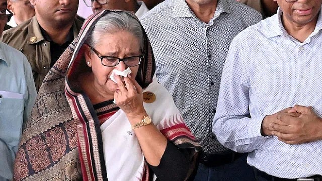 ஷேக் ஹசினாவை கைதுசெய்து நீதிமன்றத்தில் ஆஜர்படுத்த வேண்டும் - வங்கதேச நீதிமன்றம் உத்தரவு !