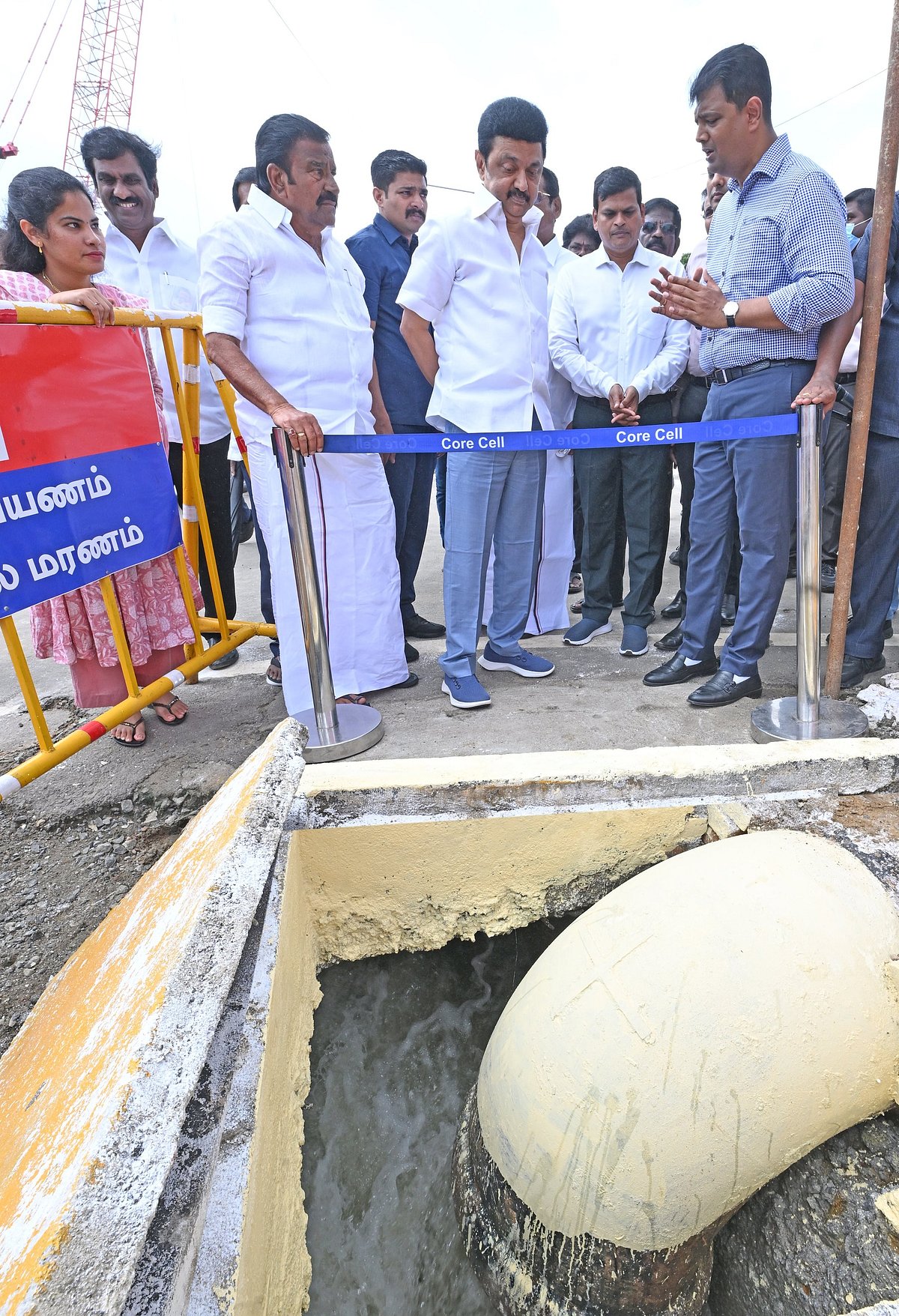 மூன்றாவது நாளாக ஆய்வுப்பணியில் முதலமைச்சர்! : தூய்மைப் பணியாளர்களுக்கு நலத்திட்ட உதவிகளை வழங்கினார்!