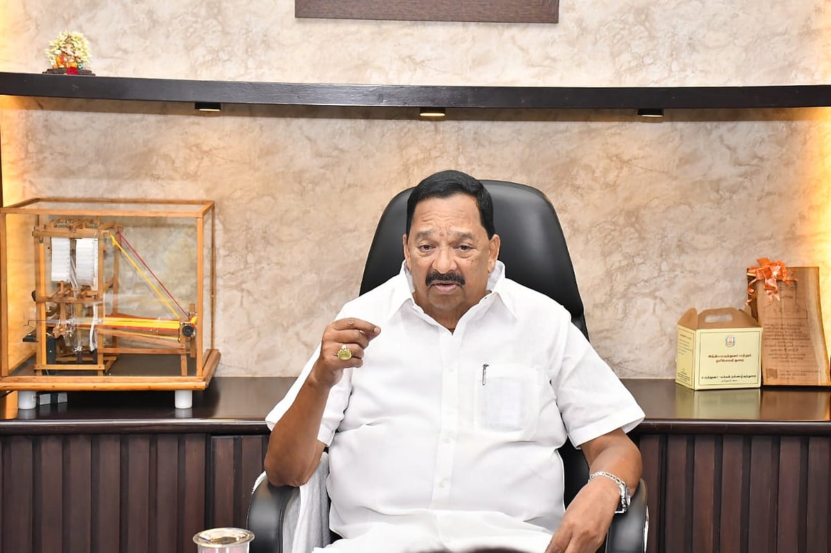 ரூ.13 கோடி லாபத்தில் இயங்கும் கோ-ஆப்டெக்ஸ் நிறுவனம்... அமைச்சர் ஆர்.காந்தி பெருமிதம் !