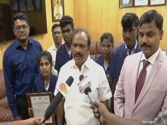 “வெளிநாடுகளை போன்று இங்கு பயிற்சி வழங்கப்படுகிறது..” -இந்திய அளவில் முதலிடம் பிடித்த மாணவர்கள் பெருமிதம்!