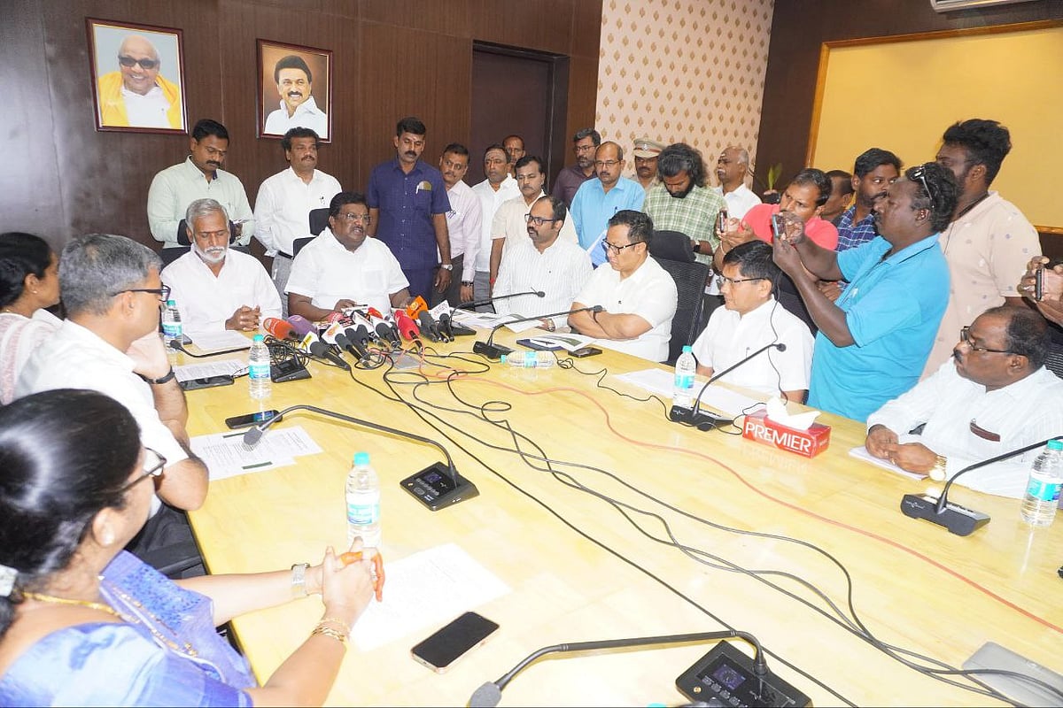 சொந்த ஊருக்கு செல்வோர் கவனத்திற்கு.. கிளாம்பாக்கம் பேருந்து நிலையத்தில் பேருந்துகள் நிறுத்தமிடம் -விவரம்!