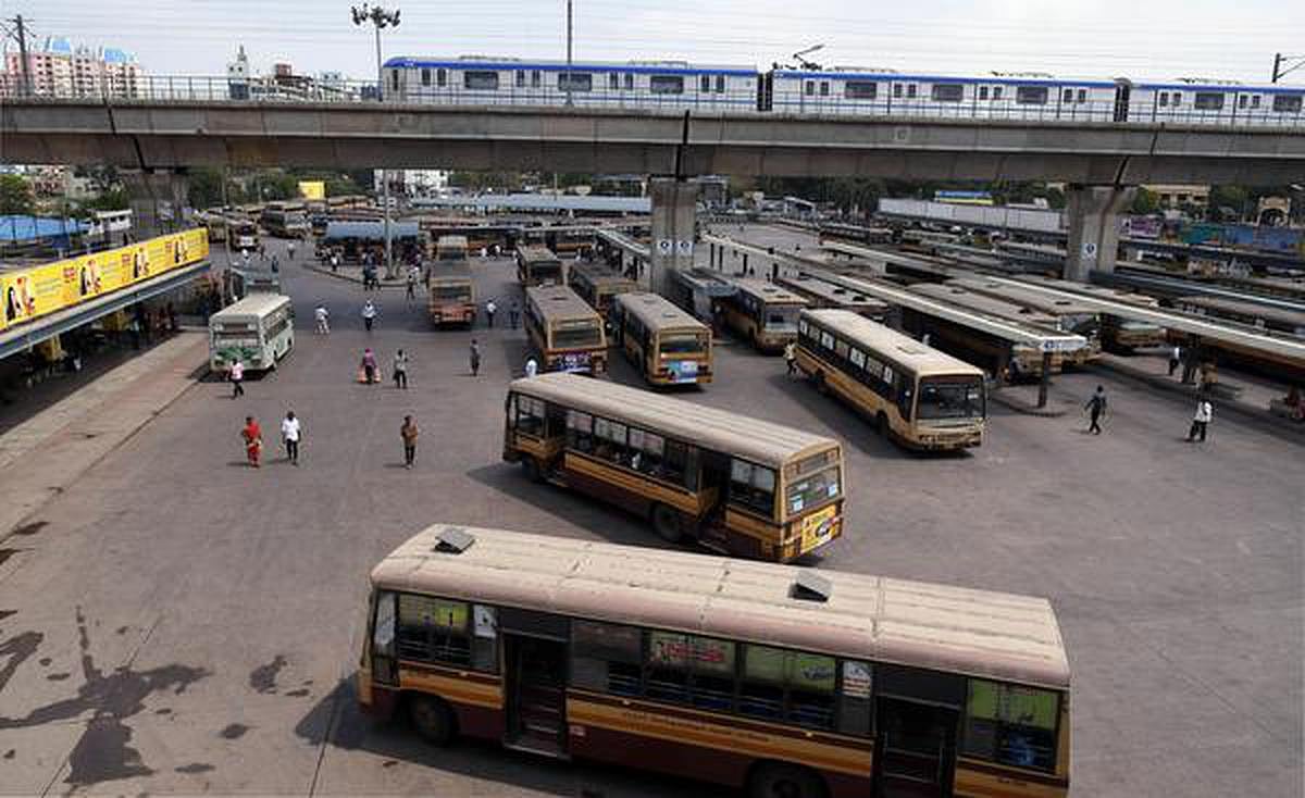 300 சிறப்பு பேருந்துகள் இயக்கம்! : சென்னை மாநகர போக்குவரத்துக் கழகம் அறிவிப்பு!