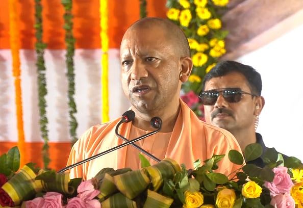 ரூ. 300க்கு காசோலையா? : உத்தரப் பிரதேசத்தில் அரங்கேறிய சிரிப்பலை!