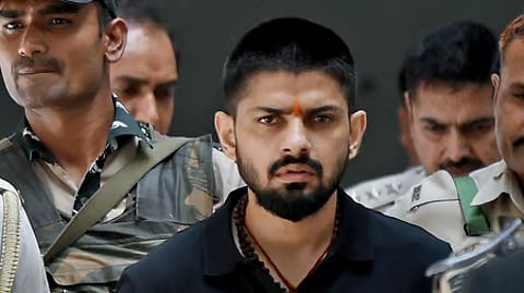 குற்றவாளிக்காக காவல்நிலையத்தில் ஸ்டூடியோ வசதி : பஞ்சாப் காவல்துறைக்கு நீதிமன்றம் கடும் கண்டனம் ! 