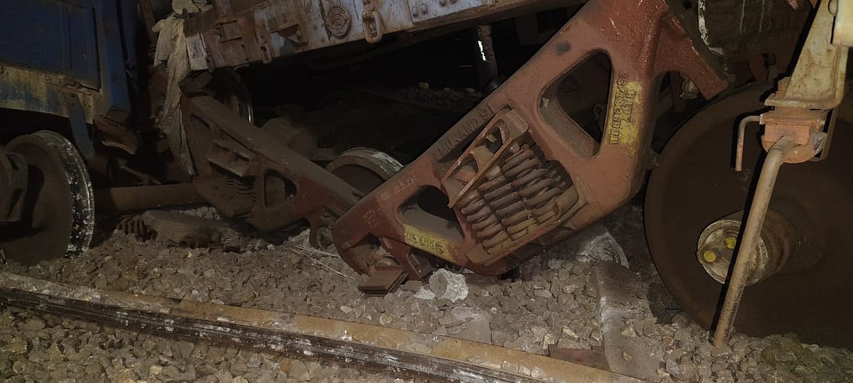 தெலங்கானாவில் சரக்கு ரயில் தடம் புரண்டு விபத்து : மோடி ஆட்சியில் சீரழிவை சந்திக்கும் ரயில்வே துறை !