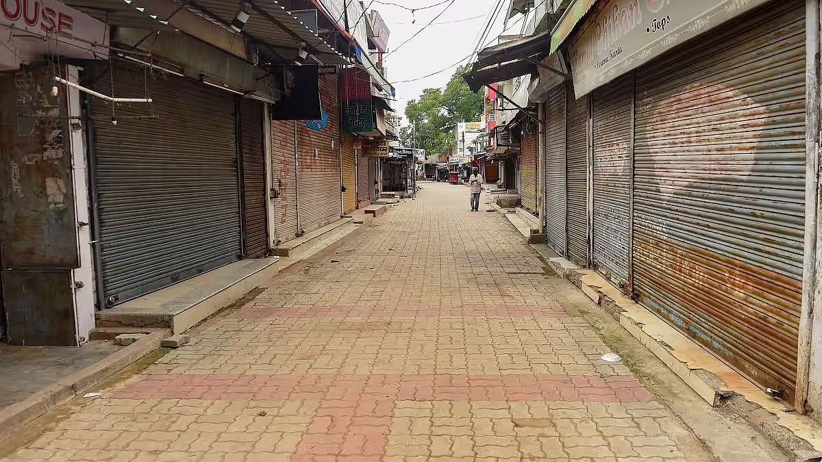 ஒன்றிய, மாநில பாஜக அரசுகளை முழு அடைப்பு போராட்டம் : மணிப்பூரில் மூடப்பட்ட கடைகள் ! 