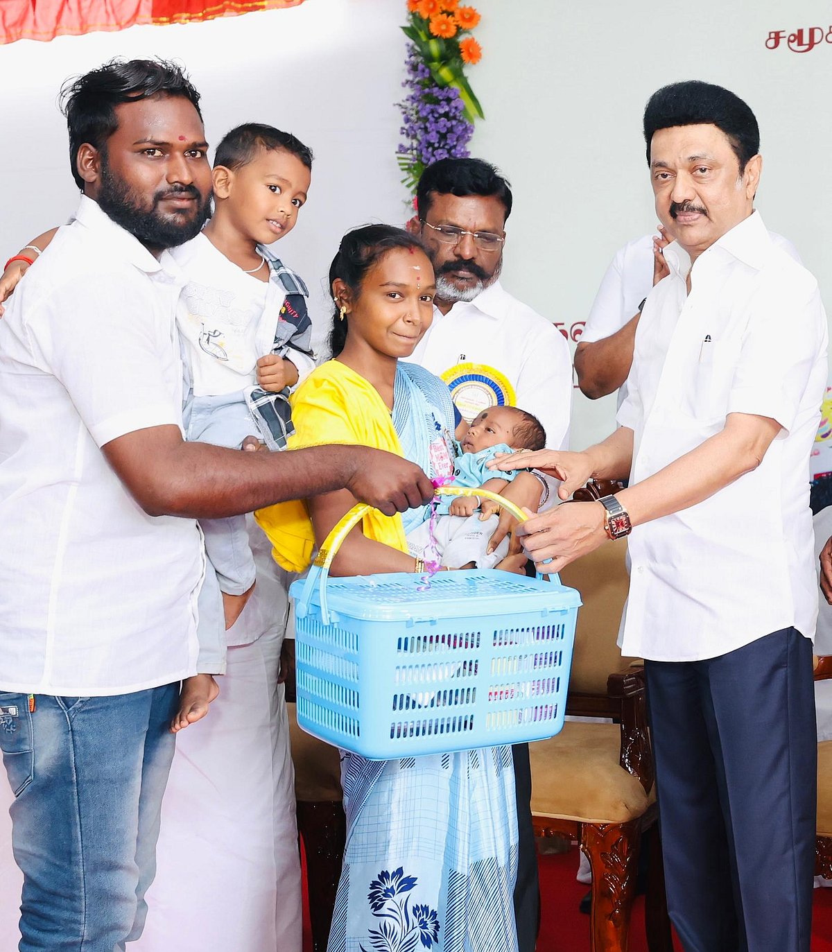 ஊட்டச்சத்தாக விளங்கும் அரசு... : 
“திட சக்தியுள்ள குழந்தைகளை உருவாக்குதன் அடையாளம்” - முரசொலி புகழாரம் !