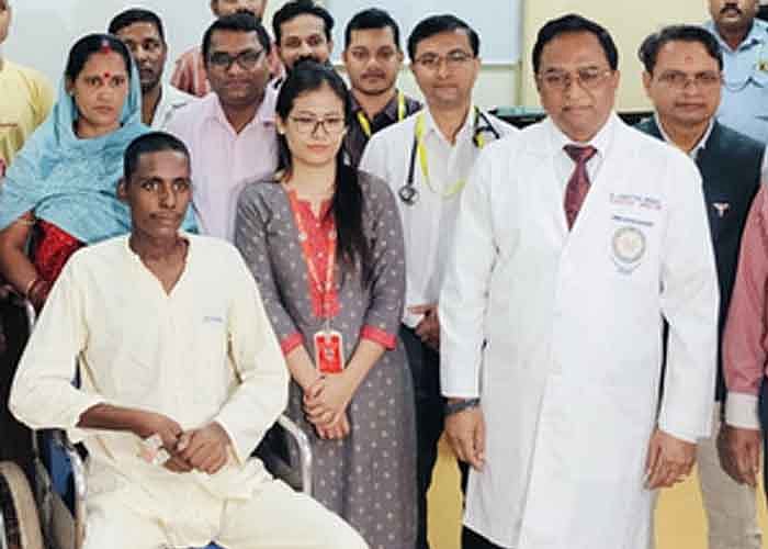 நின்ற இராணுவ வீரரின் துடிப்பு... 2 மணி நேரம் போராடி உயிர்ப்பித்த AIIMS மருத்துவர்கள்.. குவியும் பாராட்டு!