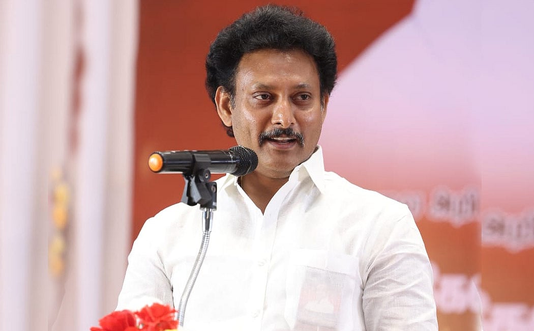 அரசு பள்ளிகளிலும் இனி வருகிறது குழுவாக செயல்படும் House System : அமைச்சர் அன்பில் மகேஸ் அறிவிப்பு ! 