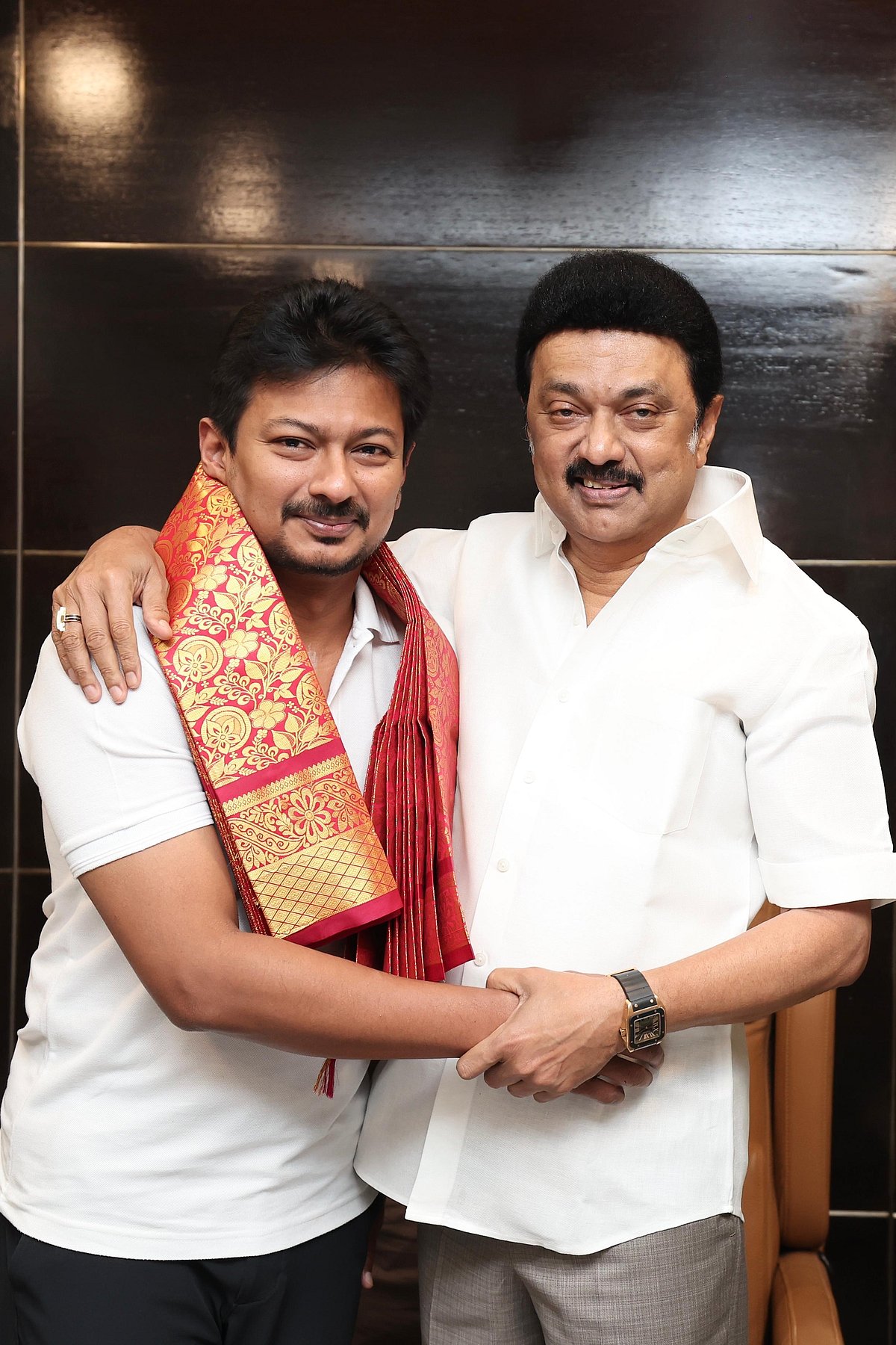 தந்தை பெரியார், பேரறிஞர் அண்ணா, முத்தமிழறிஞர் கலைஞர் நினைவிடங்களில் துணை முதலமைச்சர் மரியாதை!