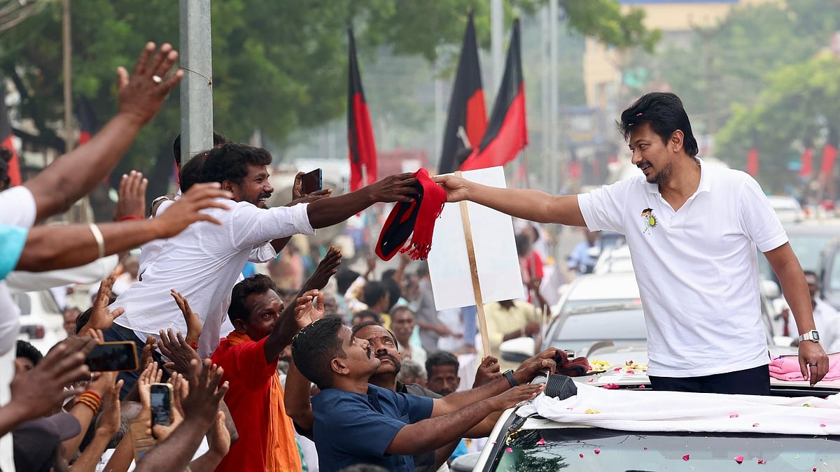 தமிழ்நாட்டு மக்களின் அன்பை பெற்ற துணை முதலமைச்சர் : உதயநிதி ஸ்டாலின் குறித்து ஒரு தொகுப்பு!