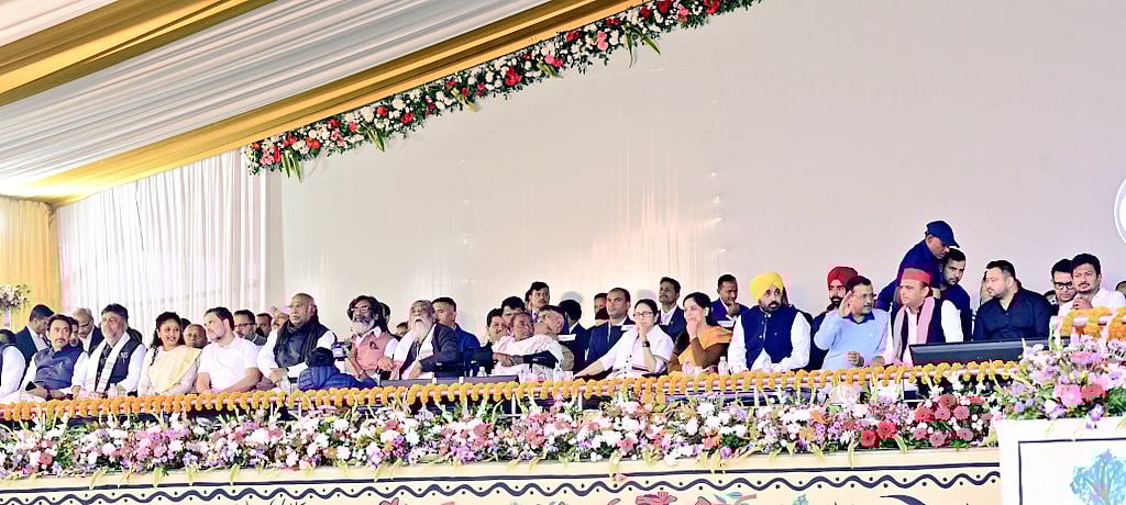 4-வது முறையாக ஜார்க்கண்ட் முதலமைச்சரானார் ஹேமந்த் சோரன்... நெருக்கடியிலும் வென்றது இந்தியா கூட்டணி !