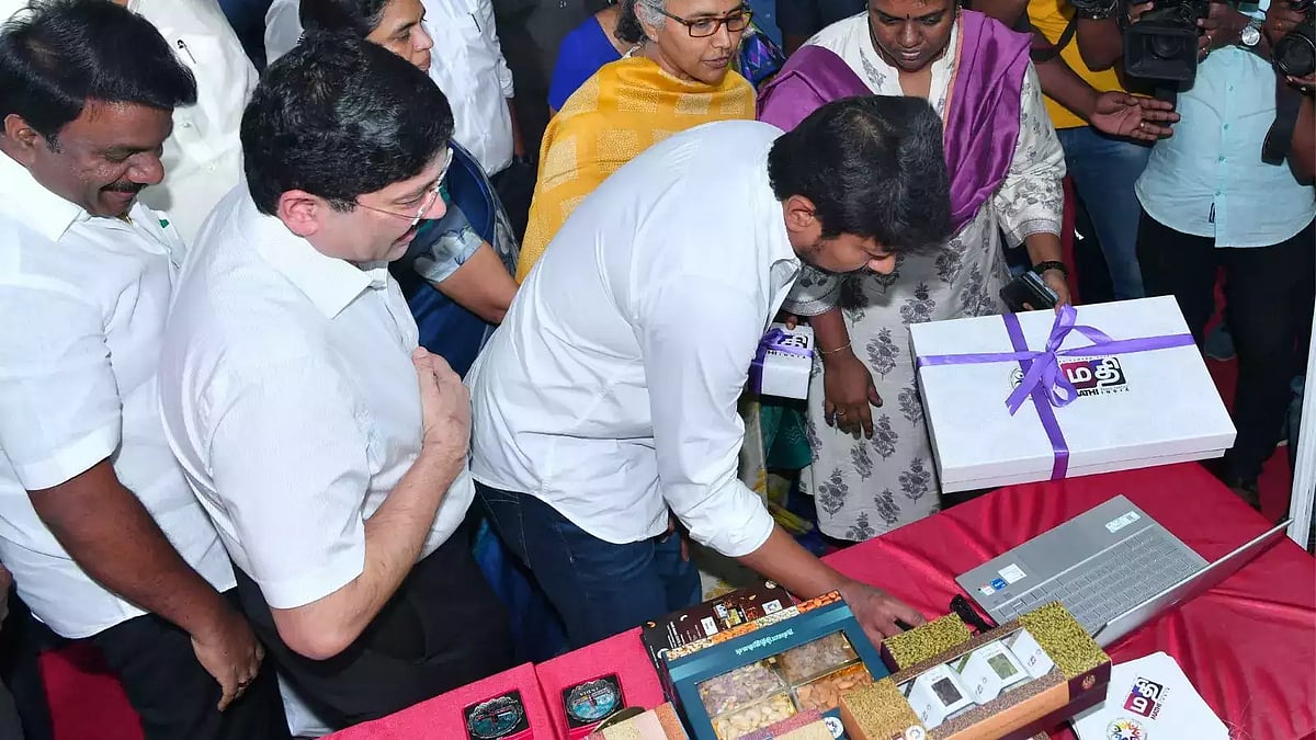 Amazon, Flipkart, Meesho... இ-வர்த்தக தளங்களில் மகளிர் சுய உதவி குழு பொருட்கள் விற்பனை | TN Govt அசத்தல்!