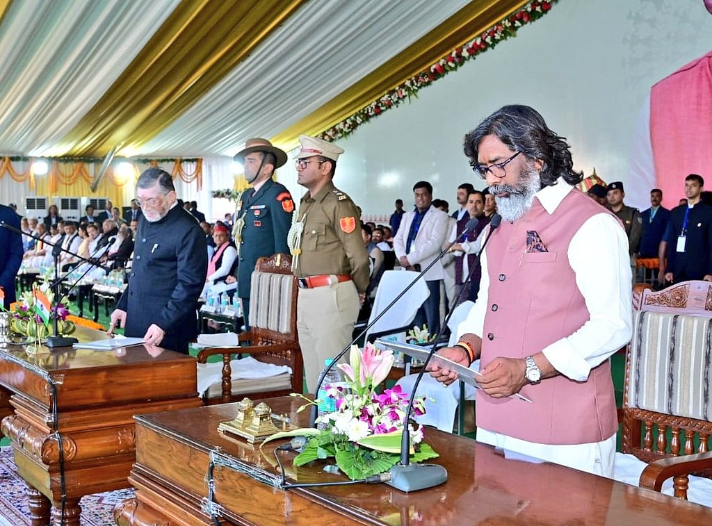 4-வது முறையாக ஜார்க்கண்ட் முதலமைச்சரானார் ஹேமந்த் சோரன்... நெருக்கடியிலும் வென்றது இந்தியா கூட்டணி !