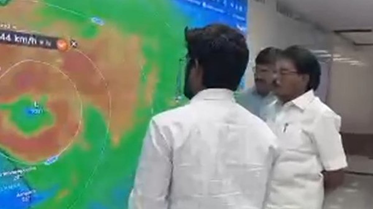 தமிழ்நாட்டிற்கு அதிகனமழை எச்சரிக்கை : தயார்நிலையில் 2229 நிவாரண மையங்கள்!