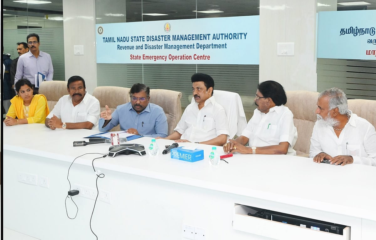 ஃபெஞ்சல் புயல் : அவசரகால செயல்பாட்டு மையத்தில் முதலமைச்சர் ஆய்வு - அதிகாரிகளுக்கு அறிவுறுத்தல்!