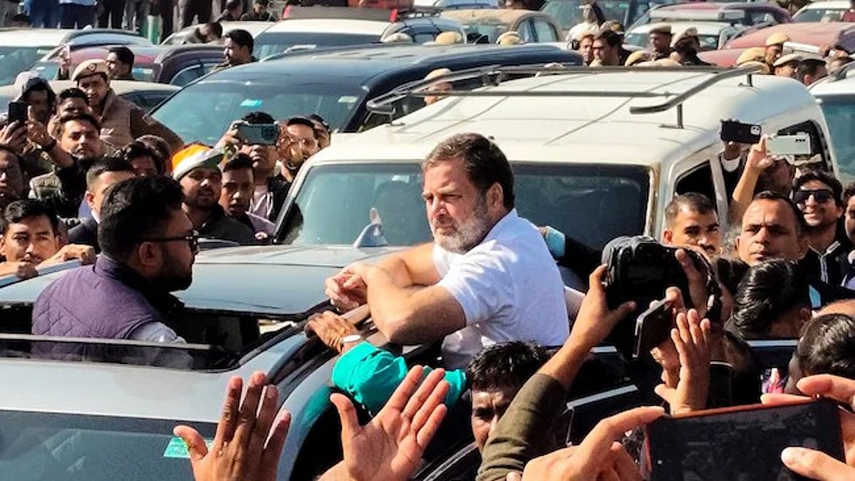 ’நீங்க போகக்கூடாது’ : ராகுல் காந்தியை தடுத்து நிறுத்திய பாஜகவின் கட்டுப்பாட்டில் உள்ள உ.பி காவல்துறை!