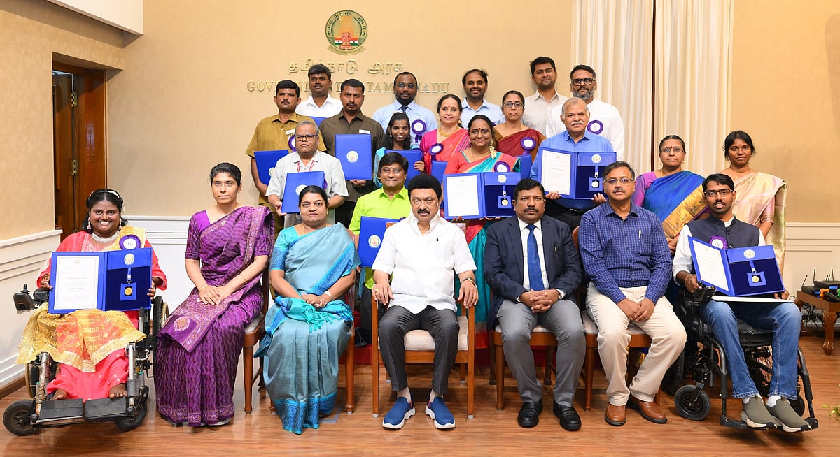 “விழுதுகள்” மறுவாழ்வு சேவை ஊர்தி - ஒப்புயர்வு மைய சேவைகள்! : முதலமைச்சர் மு.க.ஸ்டாலின் தொடங்கி வைத்தார்!