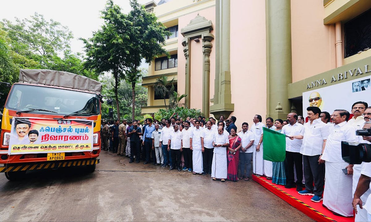 ஃபெஞ்சல் புயல் : பாதிக்கப்பட்ட இடங்களுக்கு திமுக சார்பில் 150 டன் நிவாரண பொருள்கள் அனுப்பி வைப்பு ! 