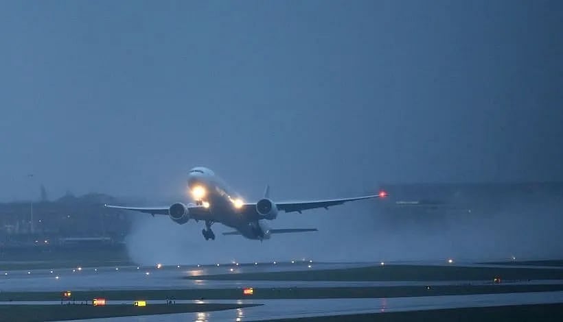 Orange Alert : மோசமான வானிலை... தரையிரக்க முடியாத விமானம் - சென்னைக்கு வரவேண்டிய விமான சேவைகள் பாதிப்பு!