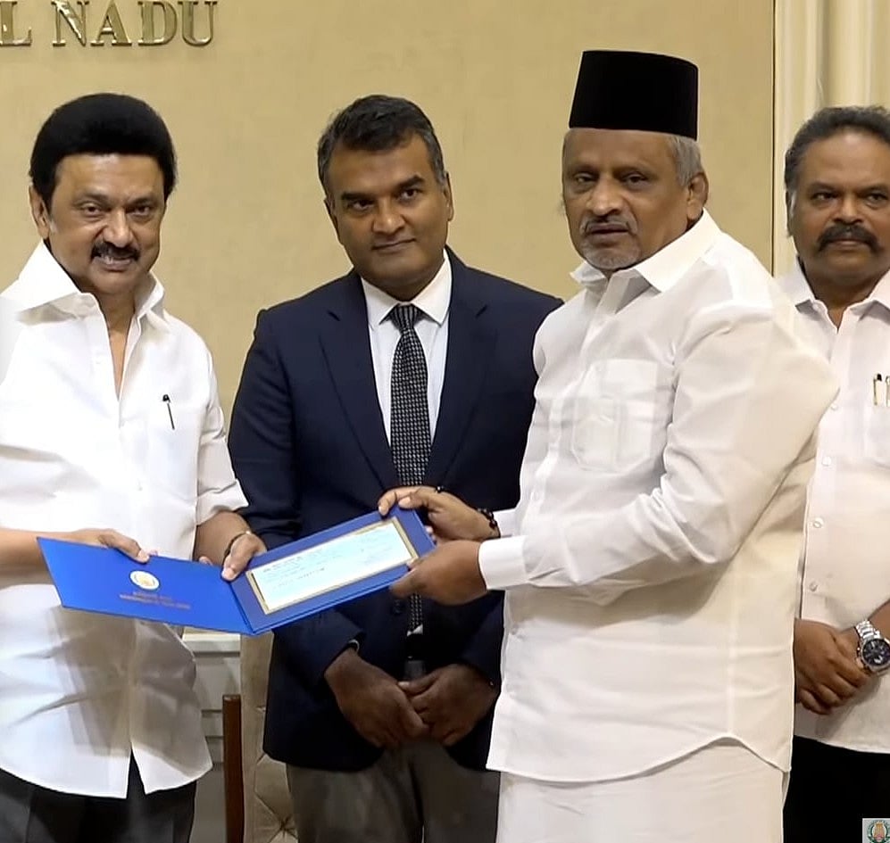 கிறித்தவ தேவாலயங்கள், இஸ்லாமிய பள்ளிவாசல்களை புனரமைக்க நிதி : முதலமைச்சர் மு.க.ஸ்டாலின் வழங்கினார் !