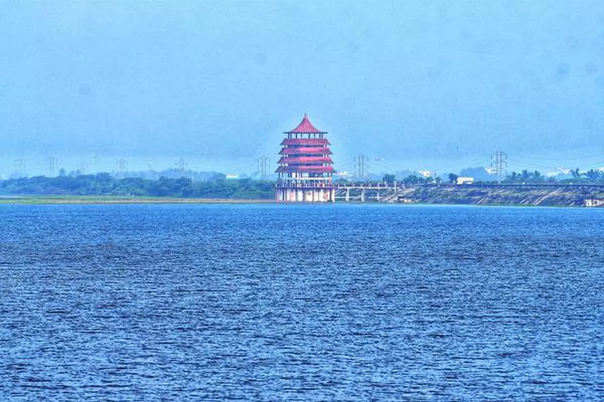 செம்பரம்பாக்கம் ஏரியில் இருந்து விநாடிக்கு 6,000 கன அடி நீர் வெளியேற்றம் : நீர்வளத்துறை எச்சரிக்கை !