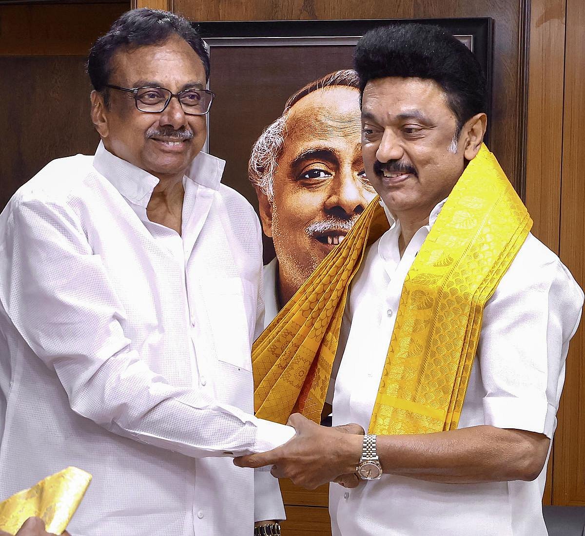 “தனிப்பட்ட முறையில் மிகுந்த வேதனை தருகிறது” - ஈ.வி.கே.எஸ். மறைவுக்கு முதலமைச்சர் இரங்கல்!