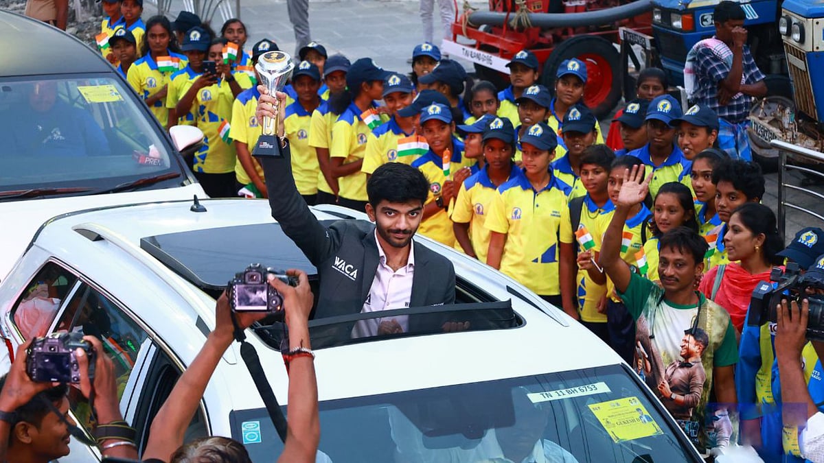 18-ல் 18... மேளதாளங்கள் முழங்க ஊர்வலமாக வரவேற்பு... உலக இளம் சாம்பியன் குகேஷுக்கு பாராட்டு விழா!