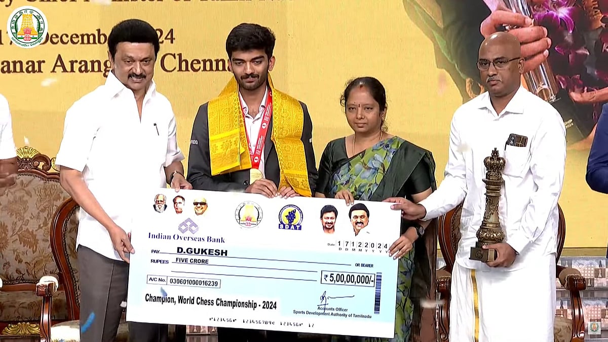 18-ல் 18... மேளதாளங்கள் முழங்க ஊர்வலமாக வரவேற்பு... உலக இளம் சாம்பியன் குகேஷுக்கு பாராட்டு விழா!