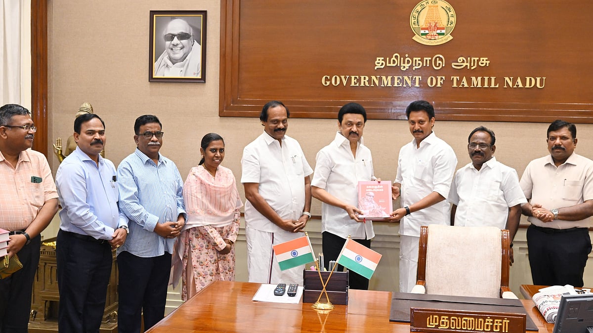 “கலைஞரின் படைப்புலகம்”  : நூலினை வெளியிட்டார் முதலமைச்சர் மு.க.ஸ்டாலின்!