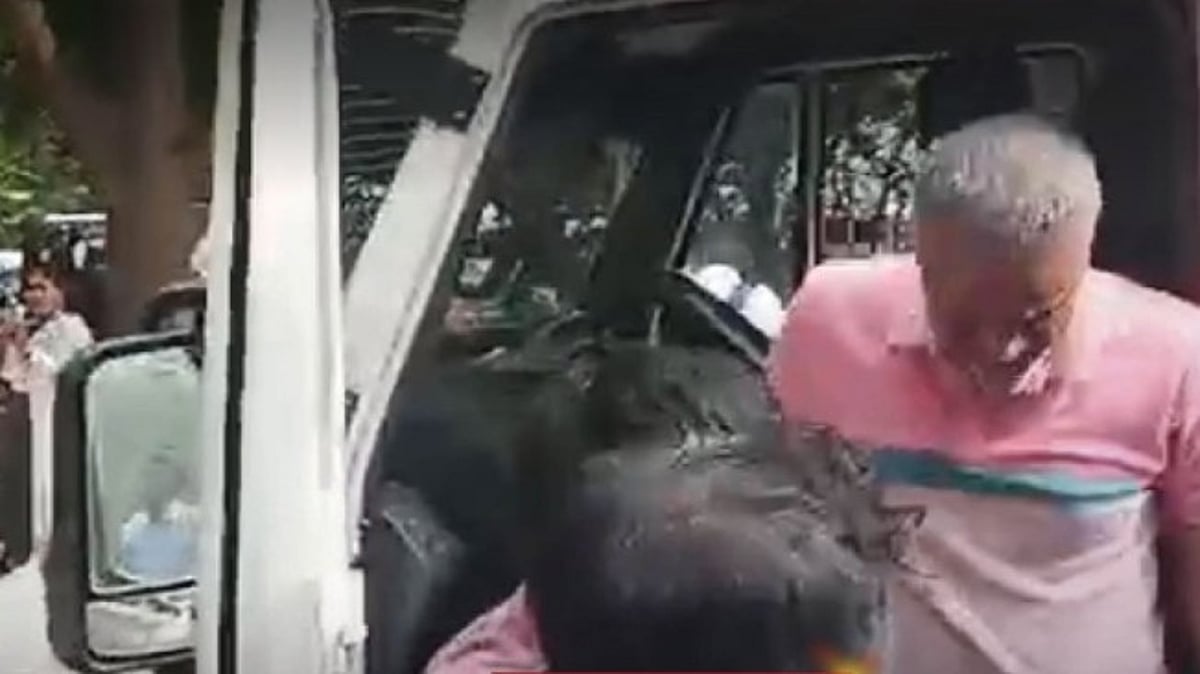 ரூ. 3.5 லட்சம் லஞ்சம் : GST துணை ஆணையர் உள்ளிட்ட 3 அதிகாரிகள் கைது!