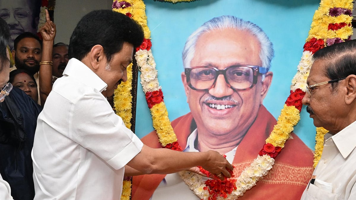 “கொள்கைக் கருவூலம் பேராசிரியப் பெருந்தகையின் புகழைப் போற்றுவோம்” : முதலமைச்சர் மு.க.ஸ்டாலின் புகழஞ்சலி!