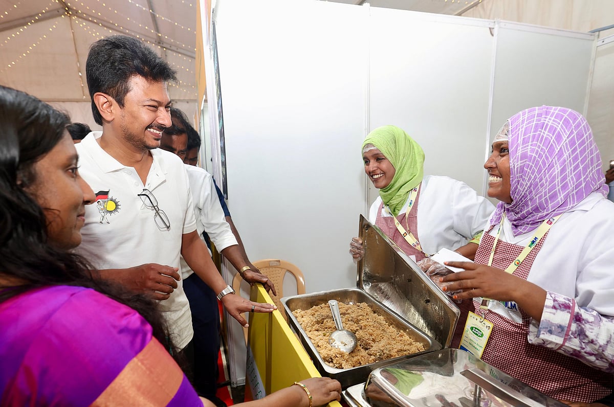 உணவு பிரியர்களுக்காக முதல்முறை... 45 அரங்குகளுடன் மெரினா கடற்கரையில் தொடங்கியது உணவுத் திருவிழா.. விவரம்!