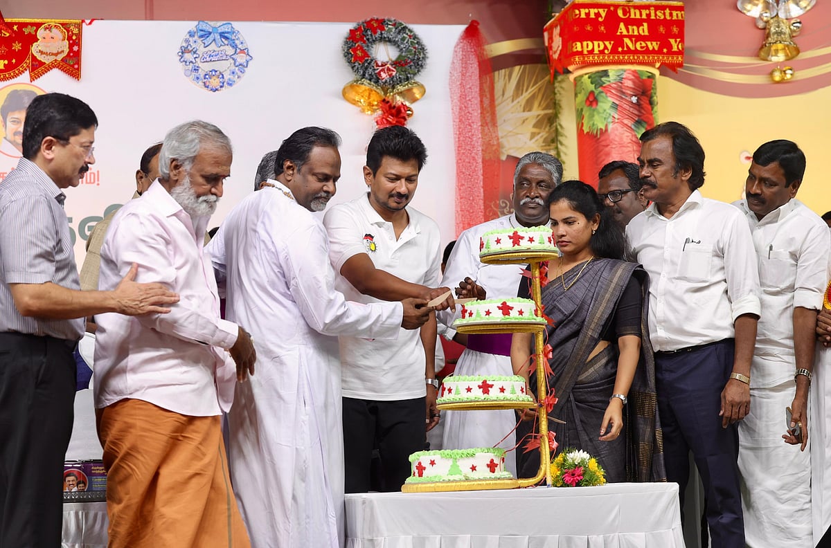 “பாம்பின் நிழலில் உள்ள தவளைதான் மக்கள் அதிமுக” - குட்டி ஸ்டோரி சொன்ன துணை முதலமைச்சர் உதயநிதி !