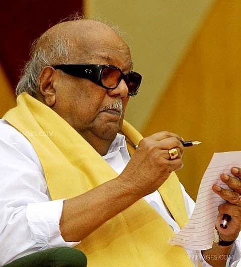 கட்டணமின்றி நாட்டுடைமையாக்கப்பட்ட கலைஞரின் நூல்கள்... அரசாணையை வழங்கினார் அமைச்சர் சாமிநாதன் ! 